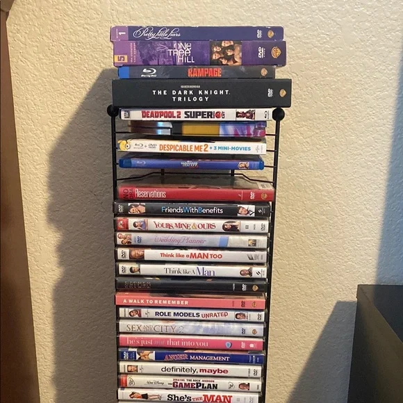 Bundle of 54 DVDs or Blu-ray movies - Picture 3 of 3